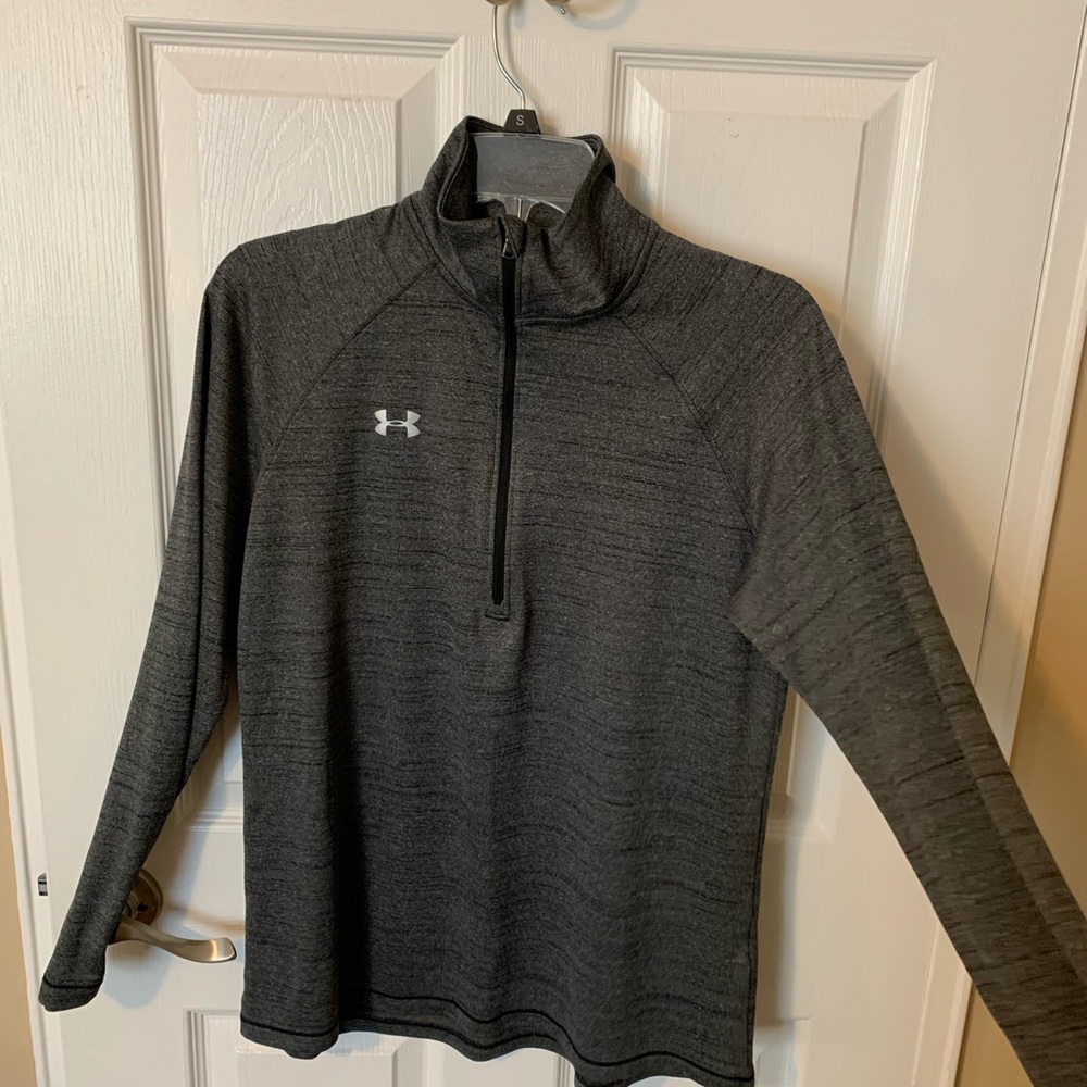 Women’s 1/2 Zip pull over top